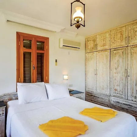 Sleeps 4 Air Con Wifi
