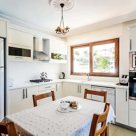 Sleeps 4 Air Con Wifi *